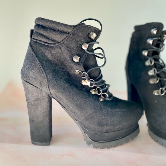 Black Platform Heeled Lace Up Boots - Picture 5 of 7